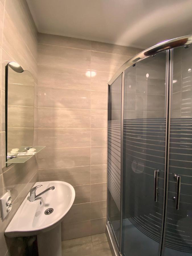 בוקובל Forrest Hotel מראה חיצוני תמונה