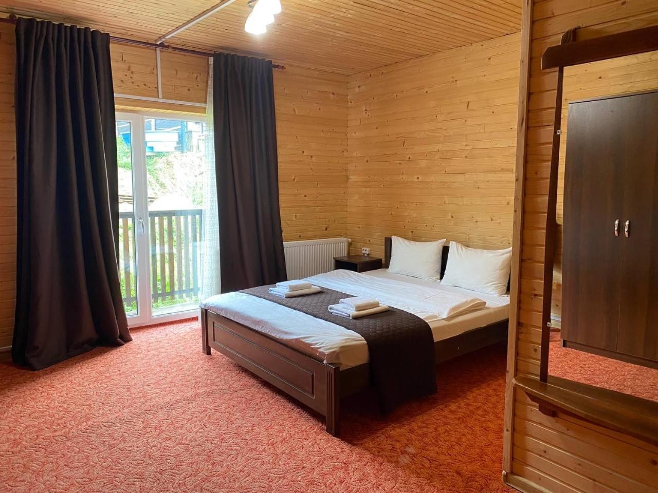 בוקובל Forrest Hotel מראה חיצוני תמונה