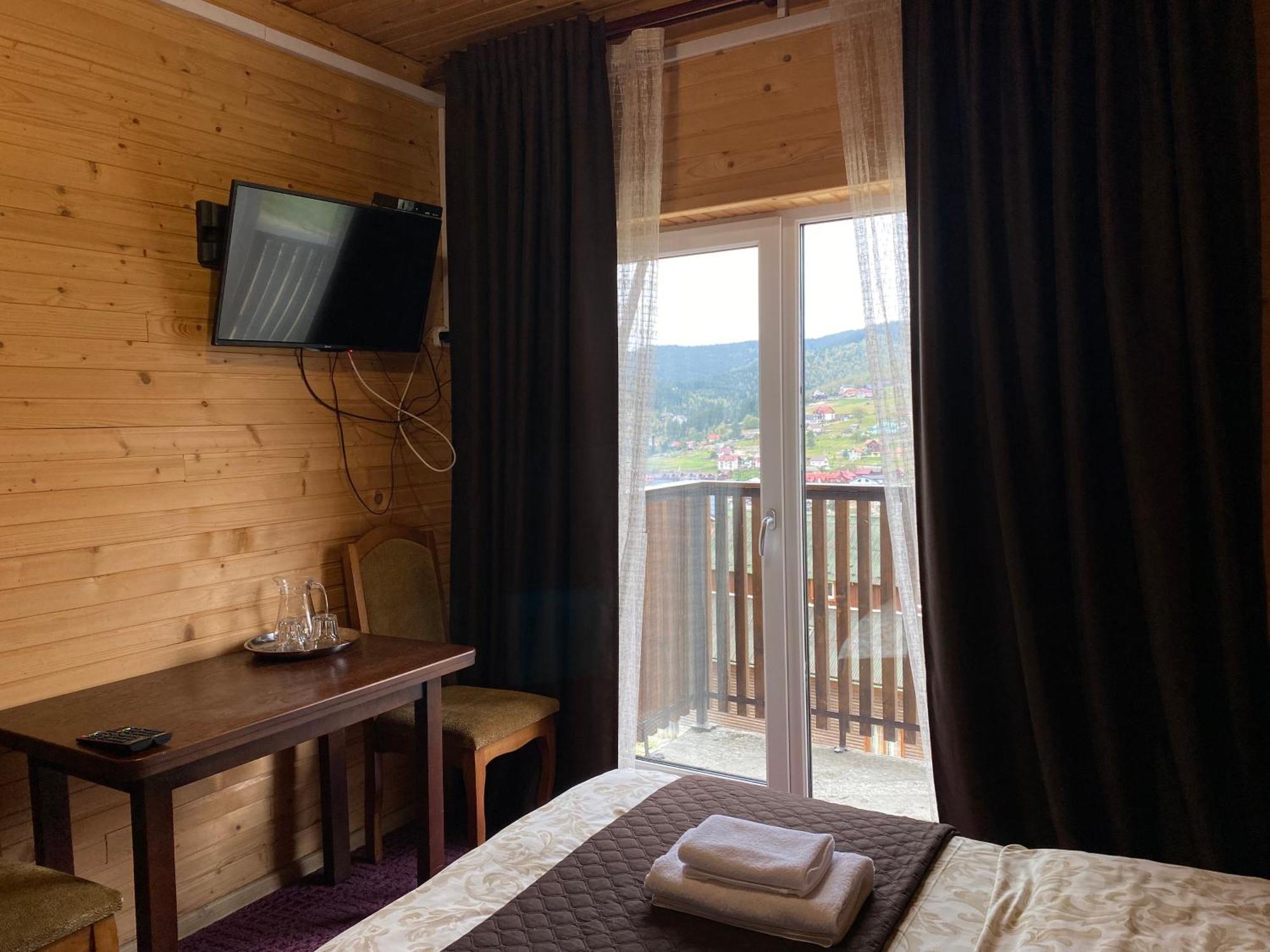 בוקובל Forrest Hotel מראה חיצוני תמונה